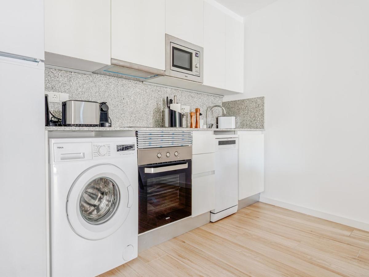 Limehome Barcelona Carrer De Besalu 90 - Estancia Temporal エクステリア 写真