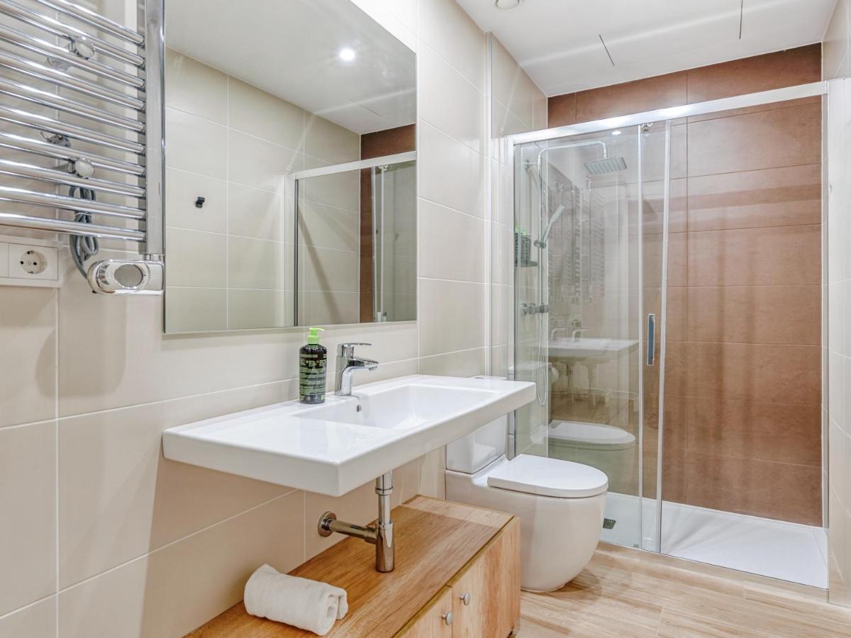 Limehome Barcelona Carrer De Besalu 90 - Estancia Temporal エクステリア 写真