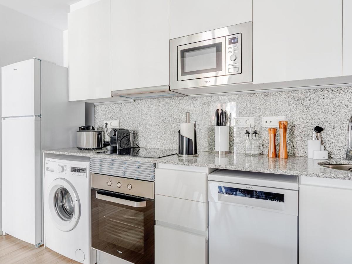 Limehome Barcelona Carrer De Besalu 90 - Estancia Temporal エクステリア 写真