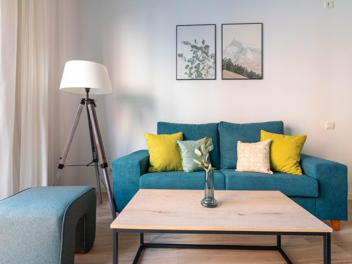 Limehome Barcelona Carrer De Besalu 90 - Estancia Temporal エクステリア 写真