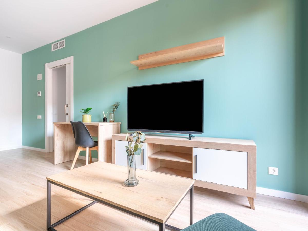 Limehome Barcelona Carrer De Besalu 90 - Estancia Temporal エクステリア 写真
