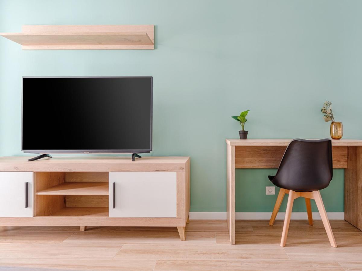 Limehome Barcelona Carrer De Besalu 90 - Estancia Temporal エクステリア 写真