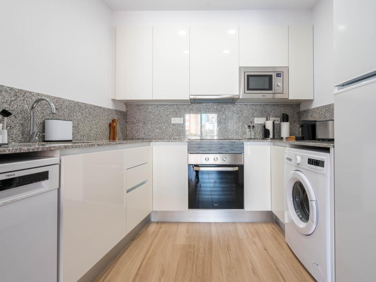 Limehome Barcelona Carrer De Besalu 90 - Estancia Temporal エクステリア 写真