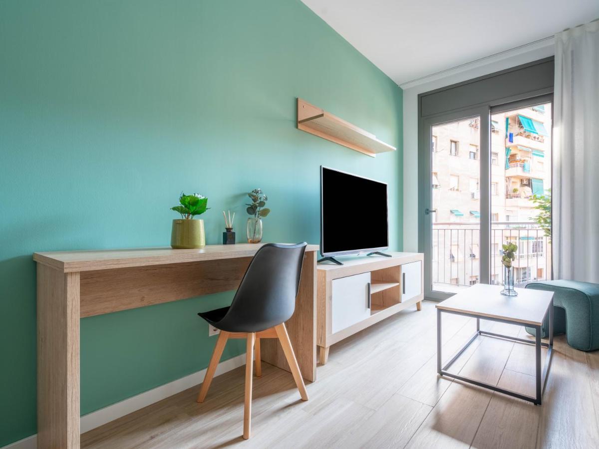 Limehome Barcelona Carrer De Besalu 90 - Estancia Temporal エクステリア 写真
