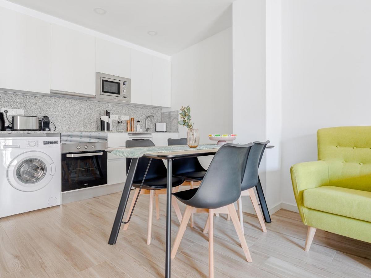 Limehome Barcelona Carrer De Besalu 90 - Estancia Temporal エクステリア 写真